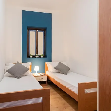 Apartment Family By Rent Mezzegra